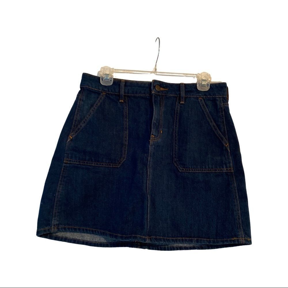Old Navy size 4 denim skirt @@@
